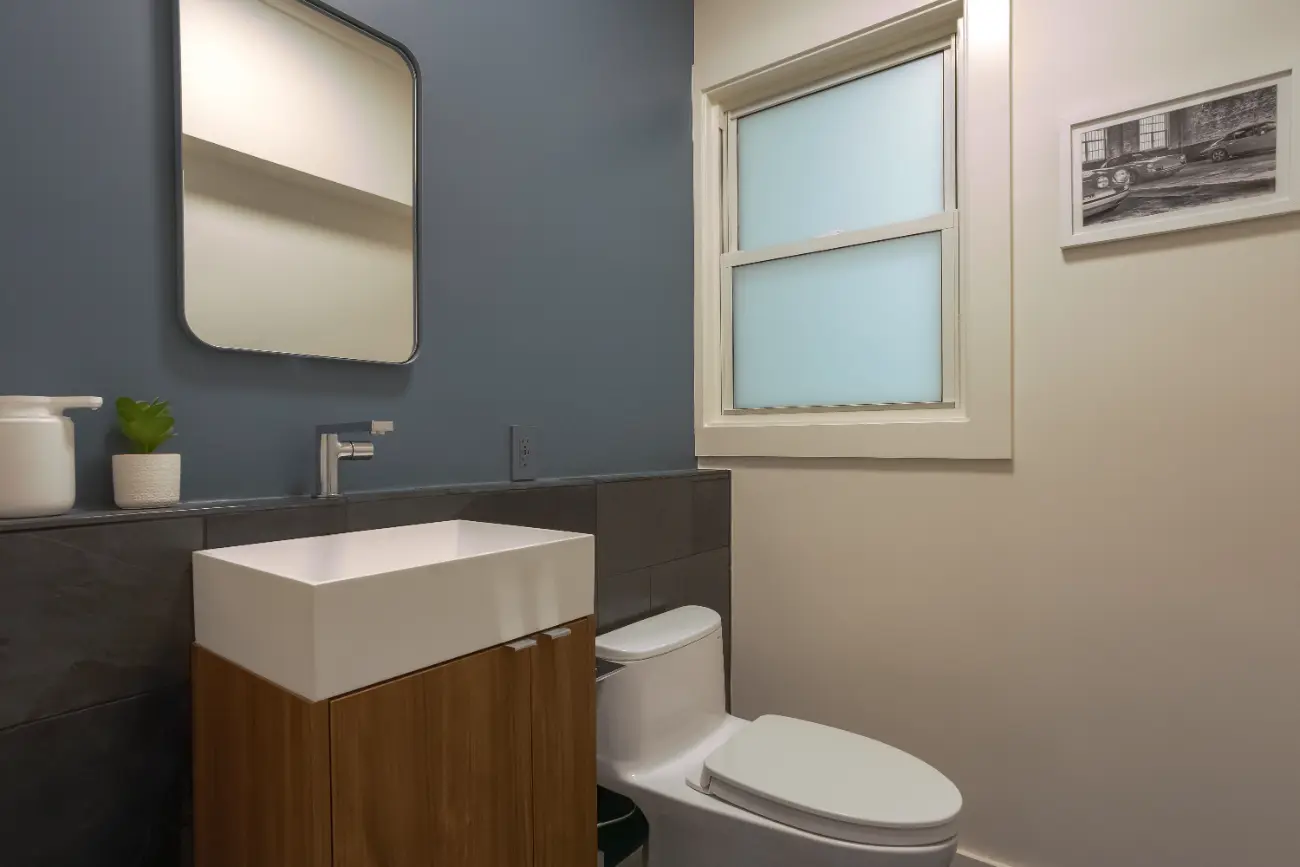 Vanity / Bath Detail